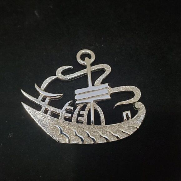 Rare! Vintage Trifari Silver tone Viking Ship Boat - Picture 1 of 2